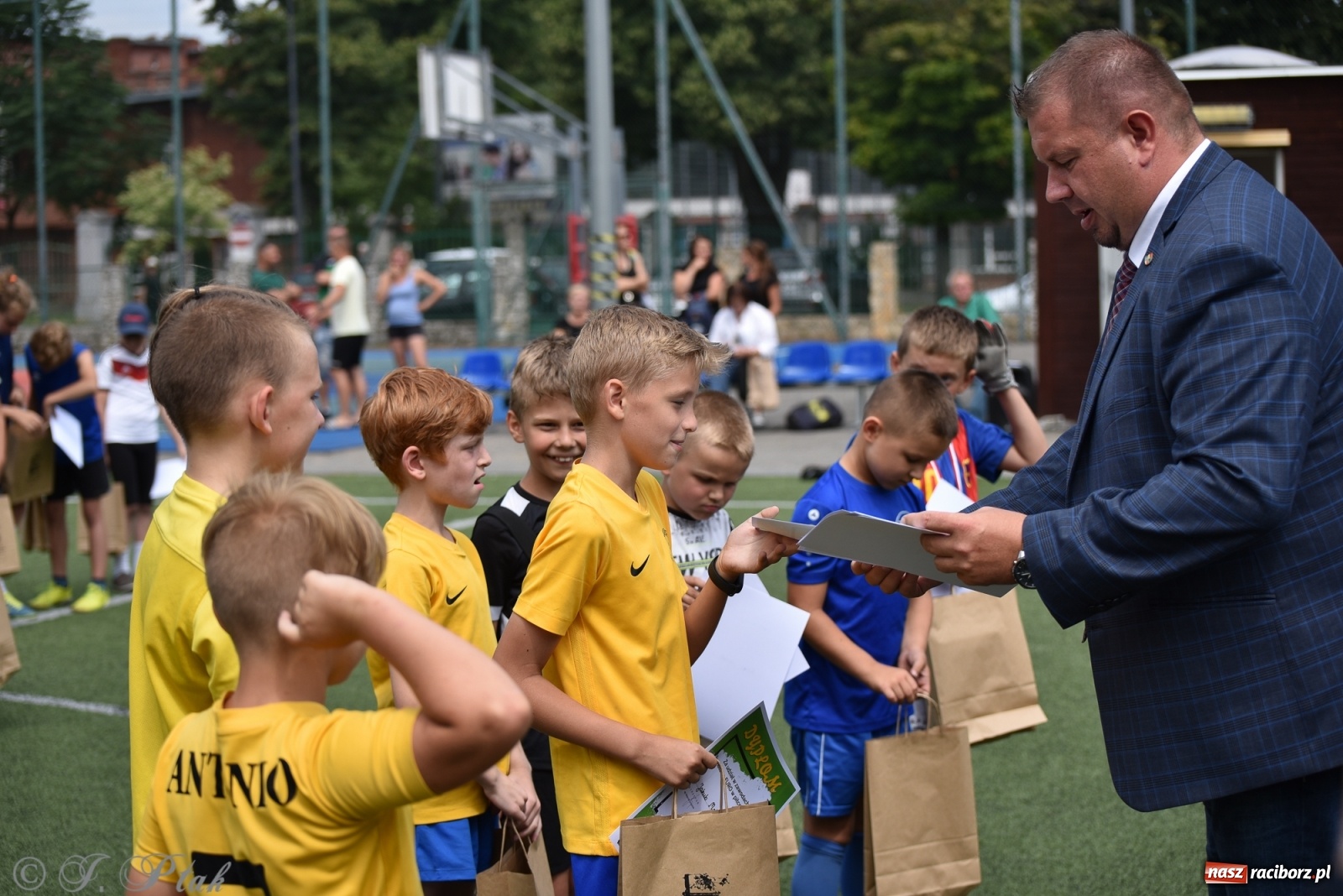 Zdjęcie w galerii na portalu naszraciborz.pl: Piłkarskie powiatowe EURO za nami. Medale rozdane [FOTO] wiadomości z regionu