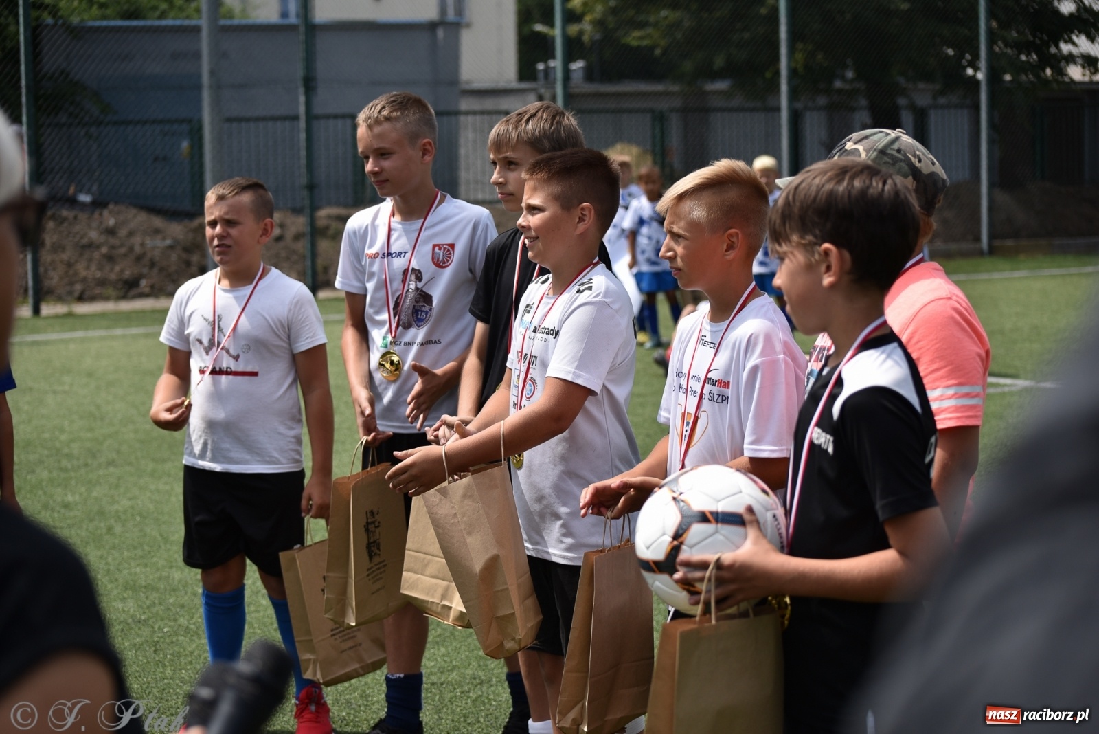 Zdjęcie w galerii na portalu naszraciborz.pl: Piłkarskie powiatowe EURO za nami. Medale rozdane [FOTO] wiadomości z regionu