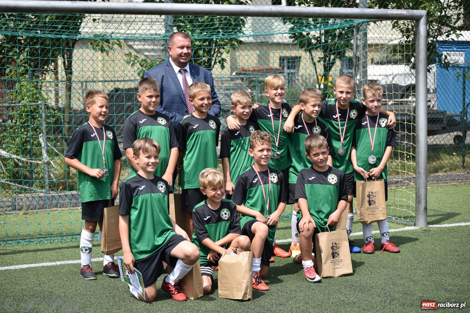 Zdjęcie w galerii na portalu naszraciborz.pl: Piłkarskie powiatowe EURO za nami. Medale rozdane [FOTO] wiadomości z regionu