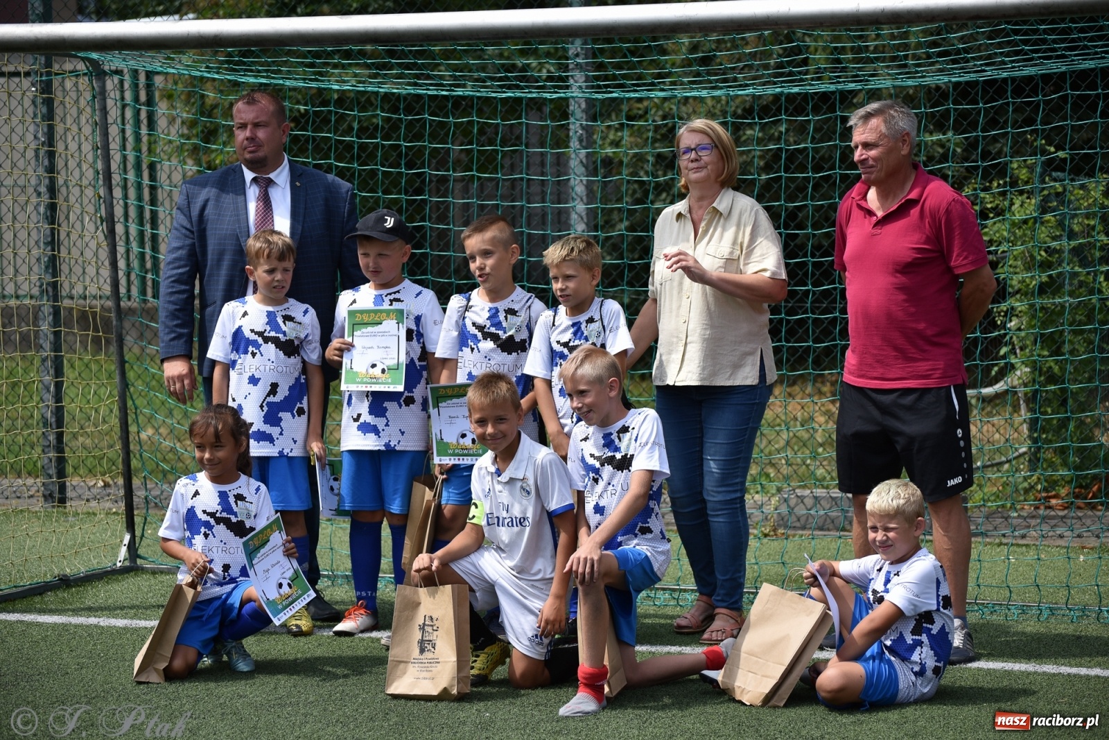 Zdjęcie w galerii na portalu naszraciborz.pl: Piłkarskie powiatowe EURO za nami. Medale rozdane [FOTO] wiadomości z regionu