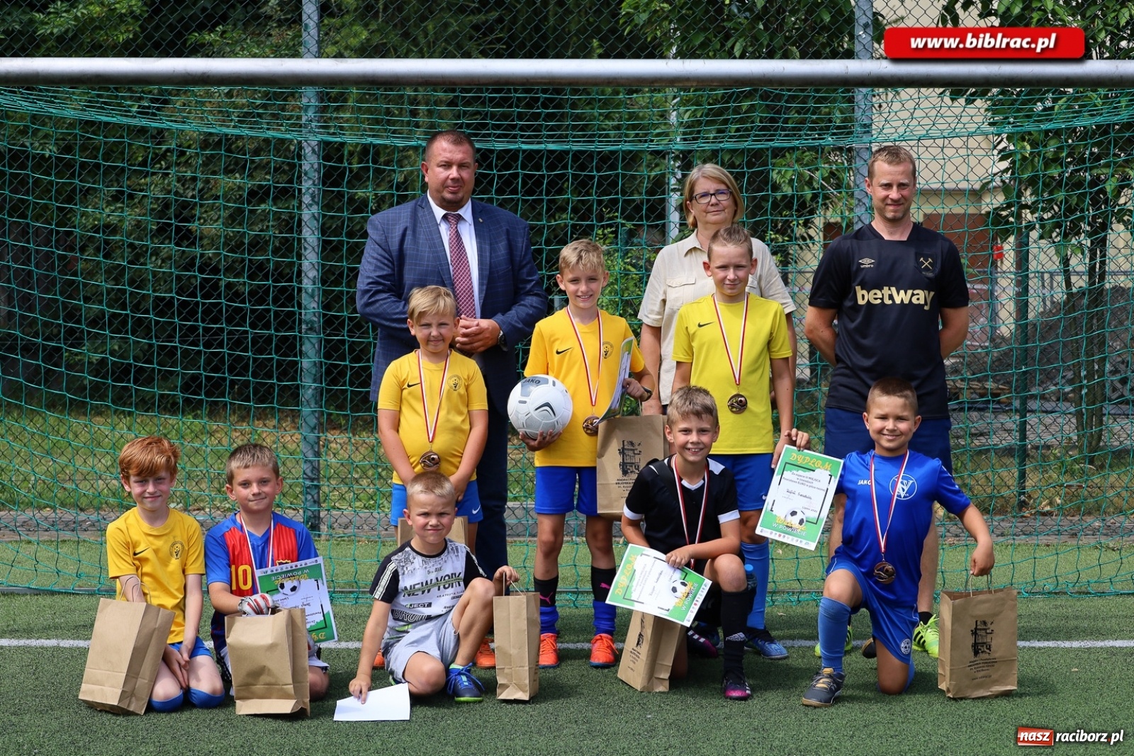 Zdjęcie w galerii na portalu naszraciborz.pl: Piłkarskie powiatowe EURO za nami. Medale rozdane [FOTO] wiadomości z regionu