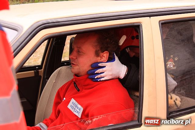 Zdjęcie w galerii na portalu naszraciborz.pl: Wypadek na podwórku PSP wiadomości z regionu