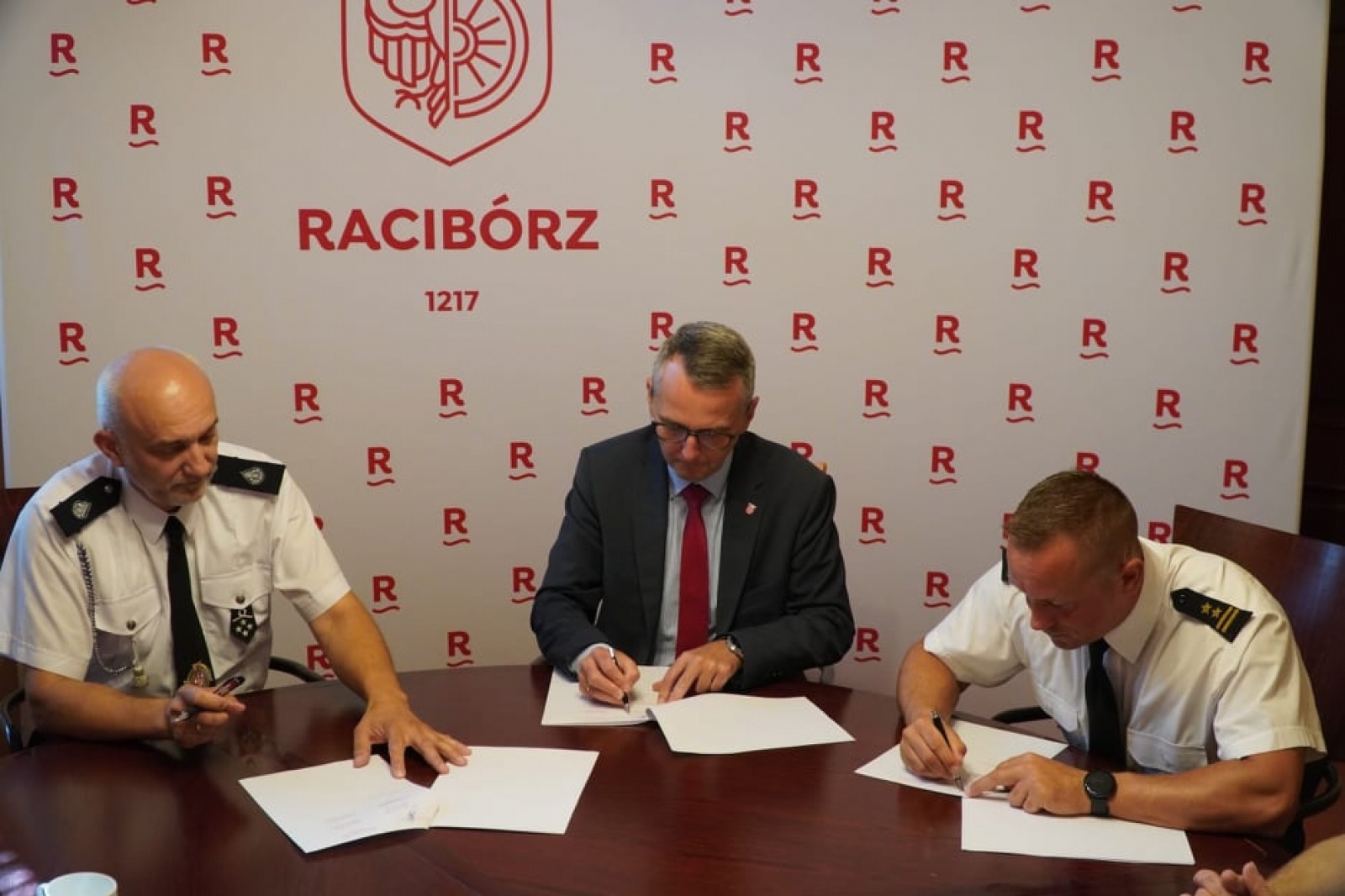 Zdjęcie w galerii na portalu naszraciborz.pl: Dwie jednostki OSP wchodzą do Krajowego Systemu Ratowniczo-Gaśniczego wiadomości z regionu