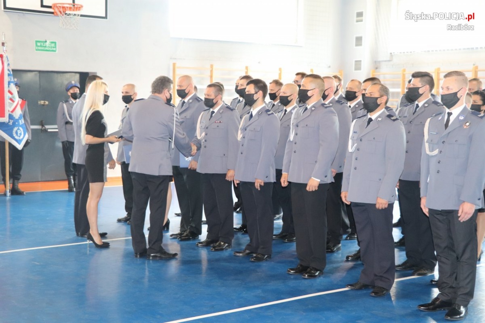 Zdjęcie w galerii na portalu naszraciborz.pl: Święto policji w raciborskiej komendzie wiadomości z regionu