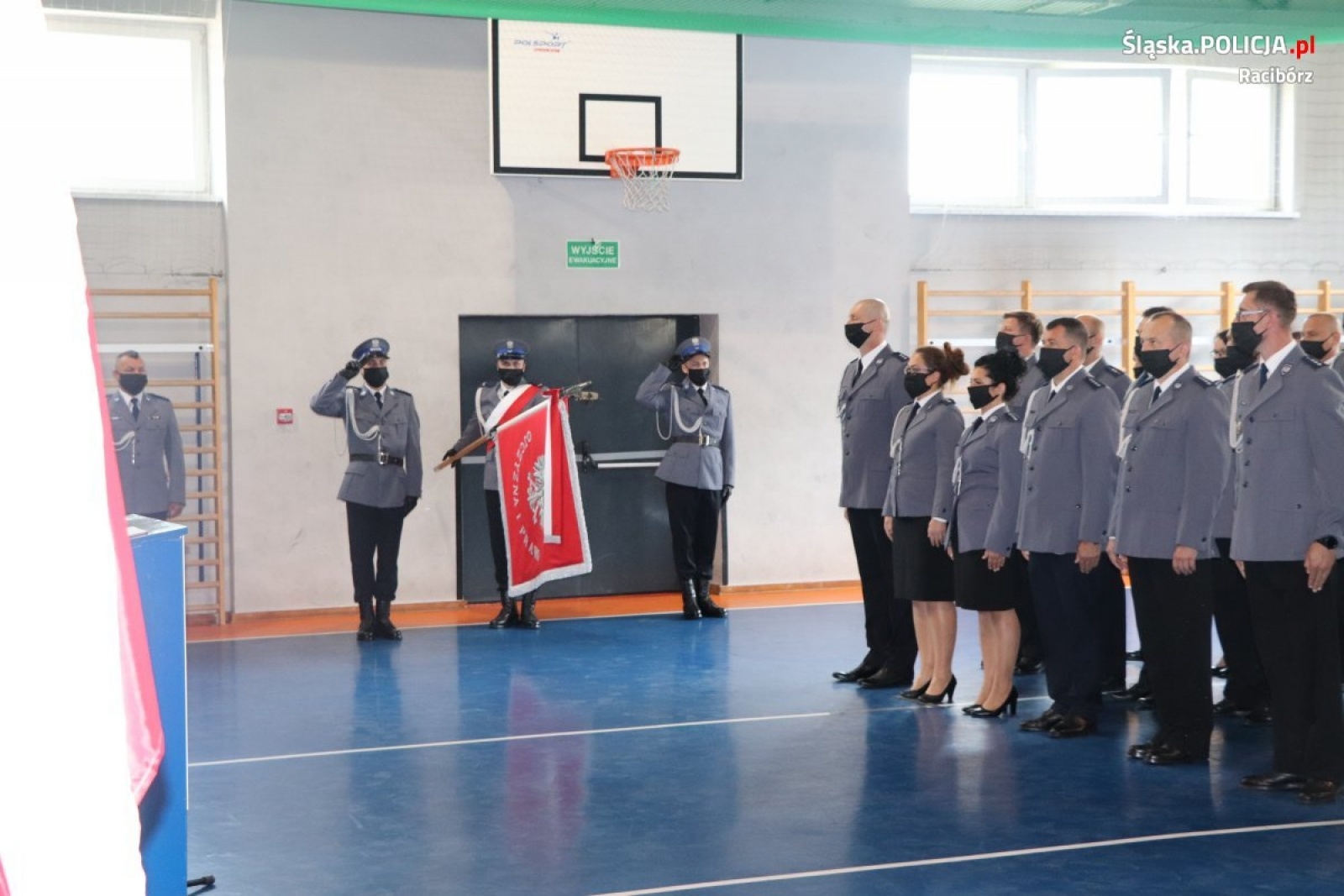 Zdjęcie w galerii na portalu naszraciborz.pl: Święto policji w raciborskiej komendzie wiadomości z regionu