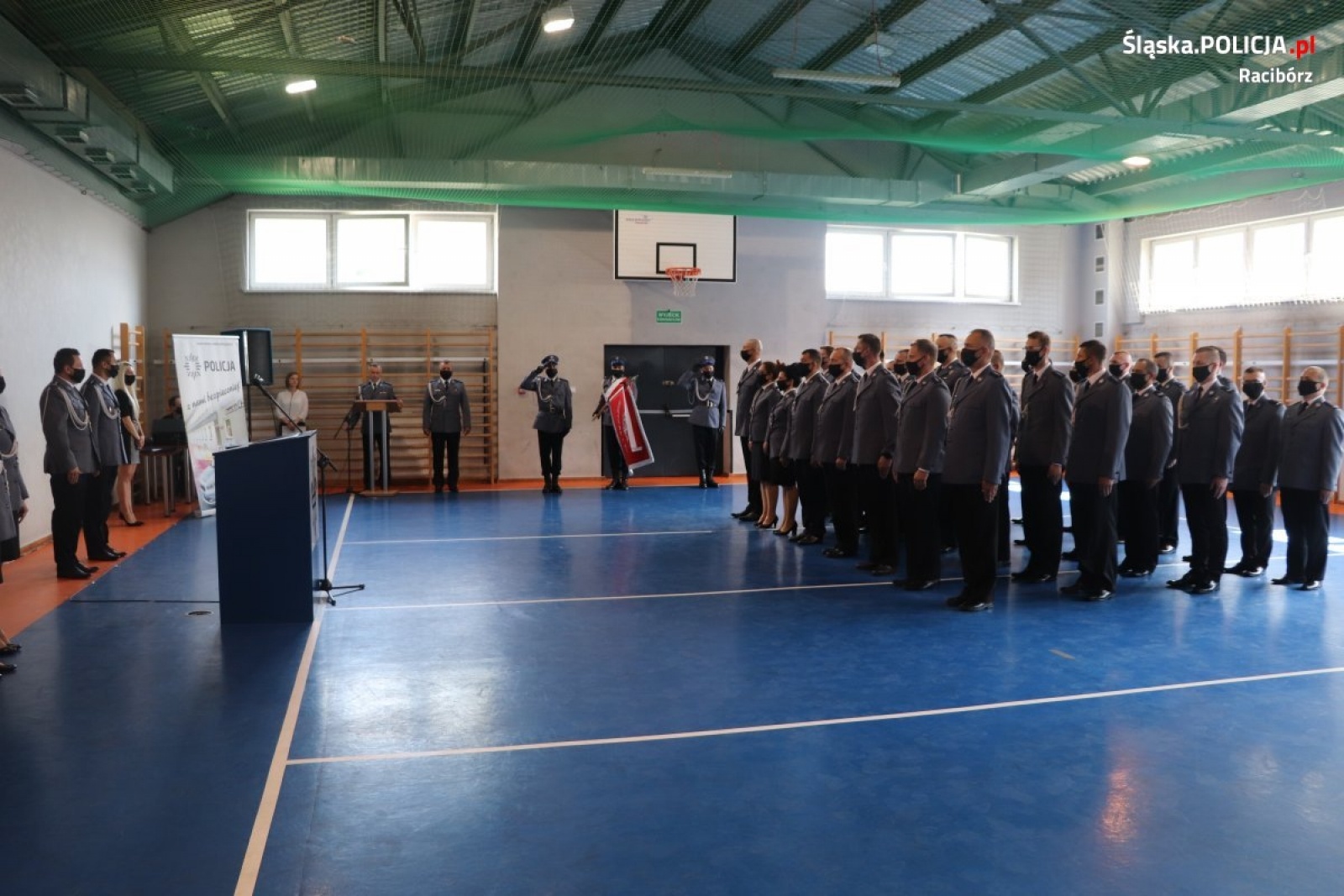 Zdjęcie w galerii na portalu naszraciborz.pl: Święto policji w raciborskiej komendzie wiadomości z regionu