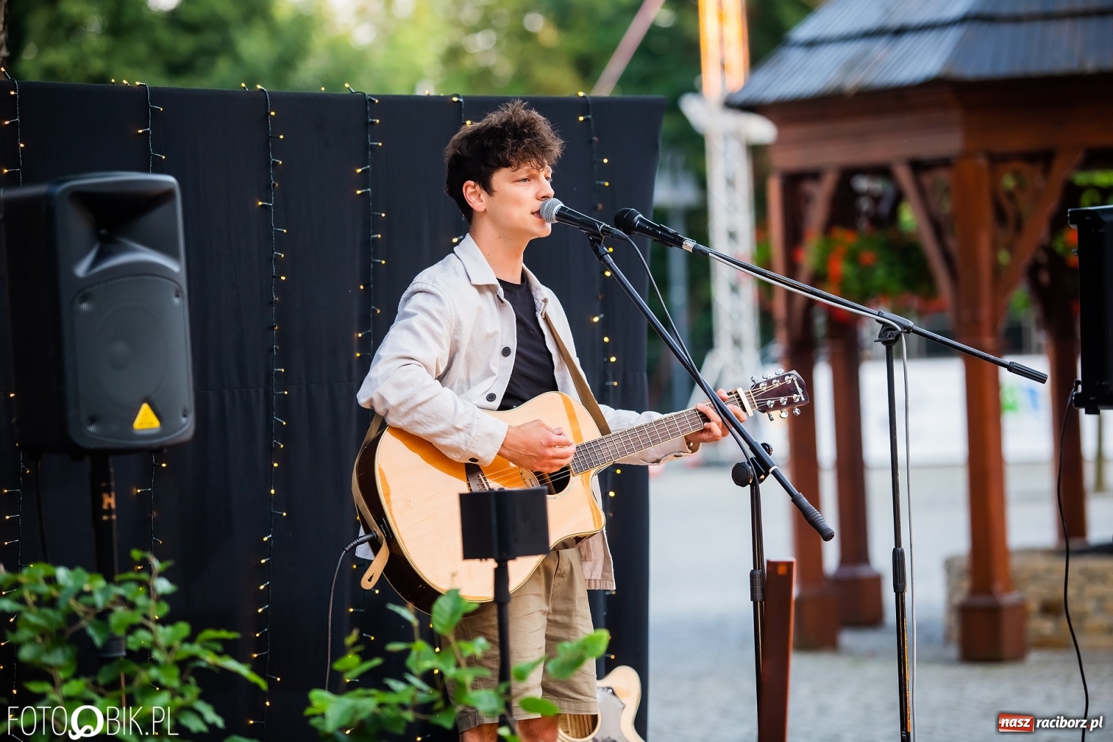 Zdjęcie w galerii na portalu naszraciborz.pl: Ed Sheeran Night na Zamku Piastowskim wiadomości z regionu