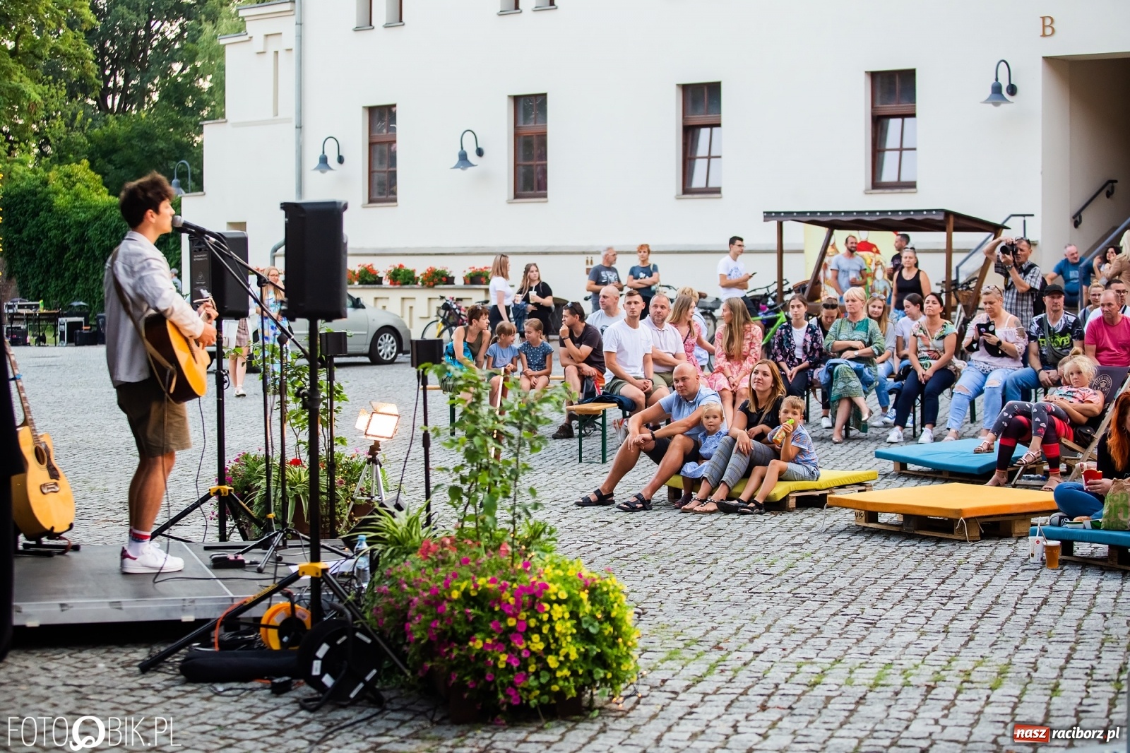 Zdjęcie w galerii na portalu naszraciborz.pl: Ed Sheeran Night na Zamku Piastowskim wiadomości z regionu