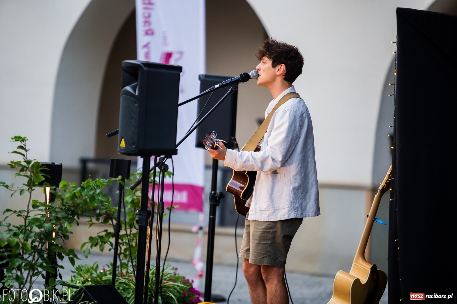 Zdjęcie w galerii na portalu naszraciborz.pl: Ed Sheeran Night na Zamku Piastowskim wiadomości z regionu