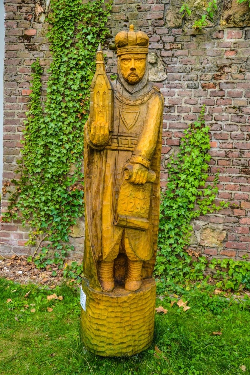 Zdjęcie w galerii na portalu naszraciborz.pl: Książęcy majestat odporny na promieniowanie UV wiadomości z regionu