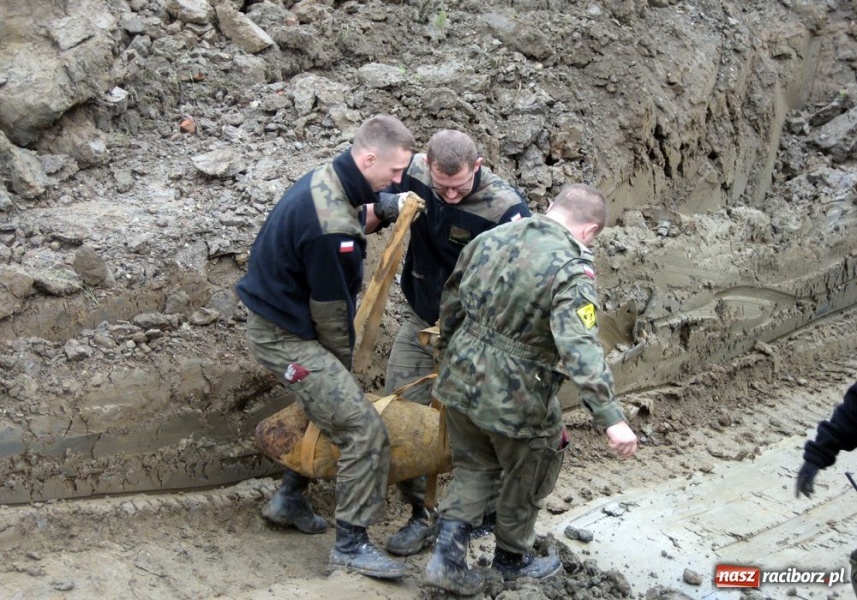 Zdjęcie w galerii na portalu naszraciborz.pl: 100-kilogramowa bomba przy Ogrodowej wiadomości z regionu