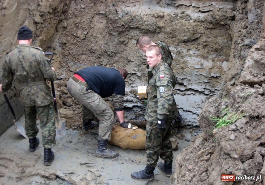 Zdjęcie w galerii na portalu naszraciborz.pl: 100-kilogramowa bomba przy Ogrodowej wiadomości z regionu