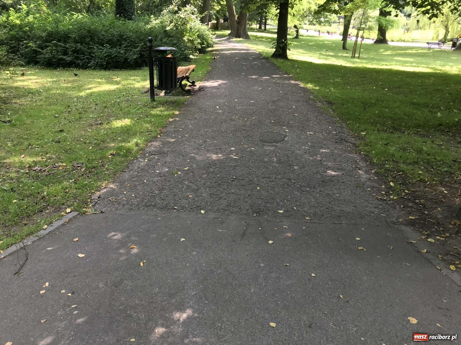 Zdjęcie w galerii na portalu naszraciborz.pl: Fuszerka czy brak kasy? Interwencja czytelnika wiadomości z regionu