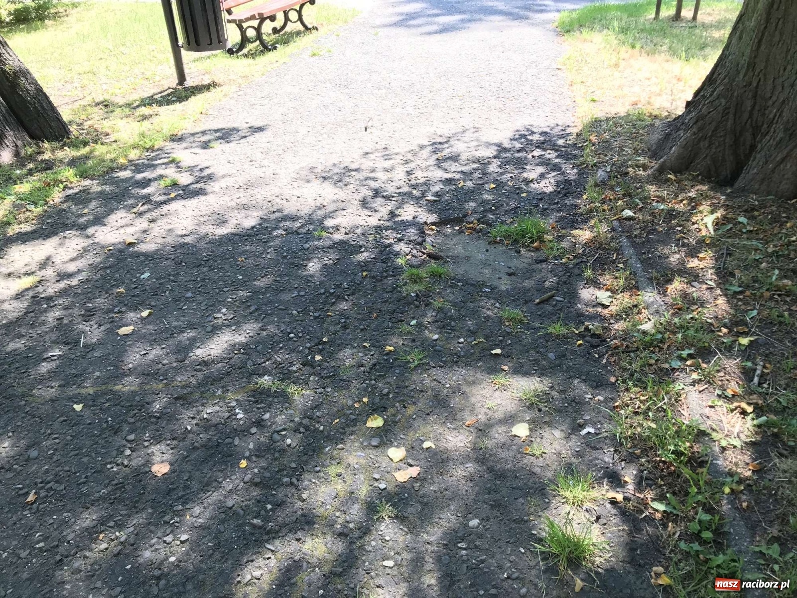 Zdjęcie w galerii na portalu naszraciborz.pl: Fuszerka czy brak kasy? Interwencja czytelnika wiadomości z regionu