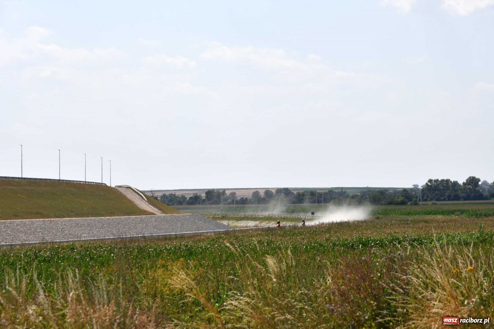 Zdjęcie w galerii na portalu naszraciborz.pl: Niski stan Odry. Takie widoki z zapory zbiornika Racibórz wiadomości z regionu