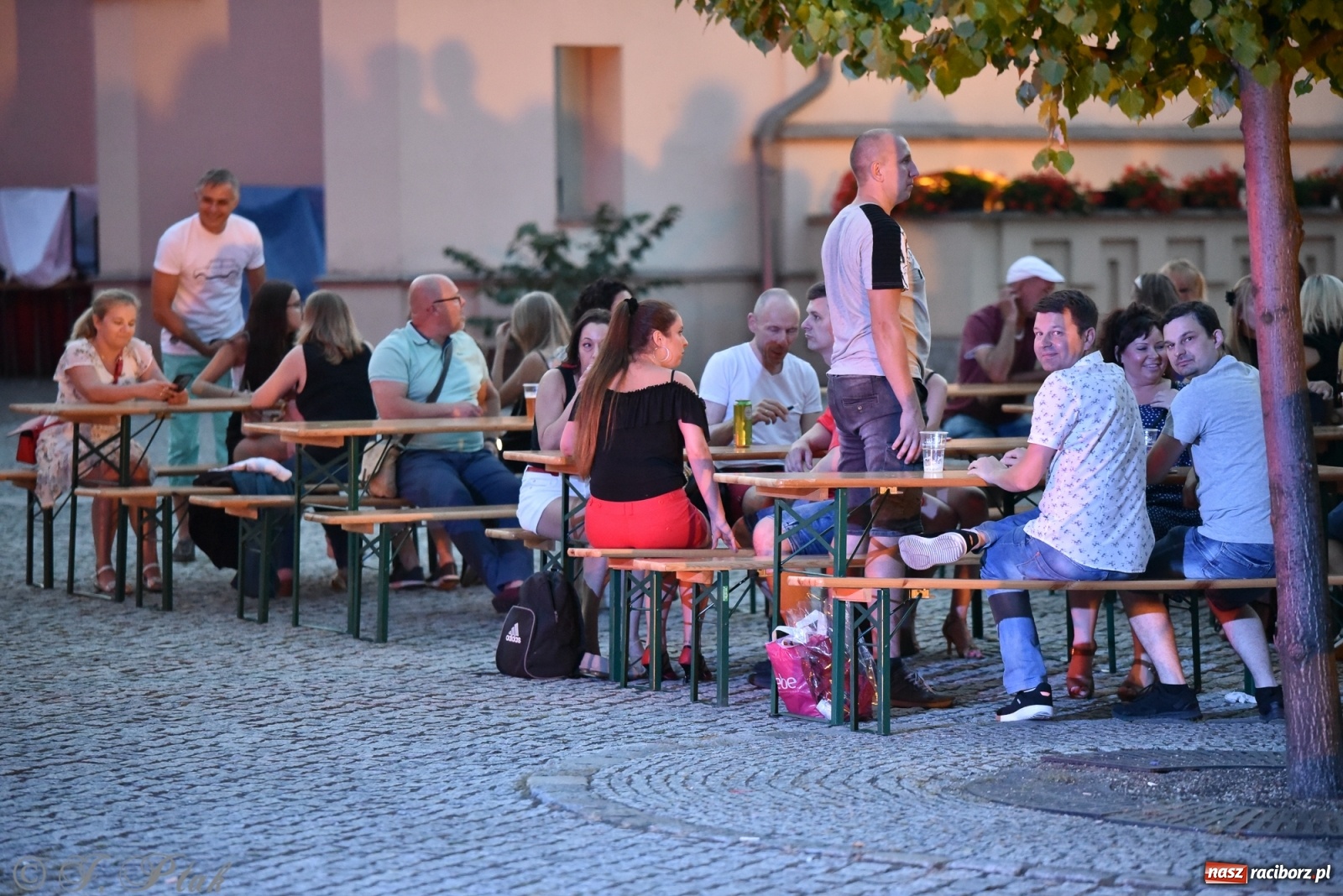 Zdjęcie w galerii na portalu naszraciborz.pl: Zamkowe LATINO PARTY ON AIR [FOTO i WIDEO] wiadomości z regionu