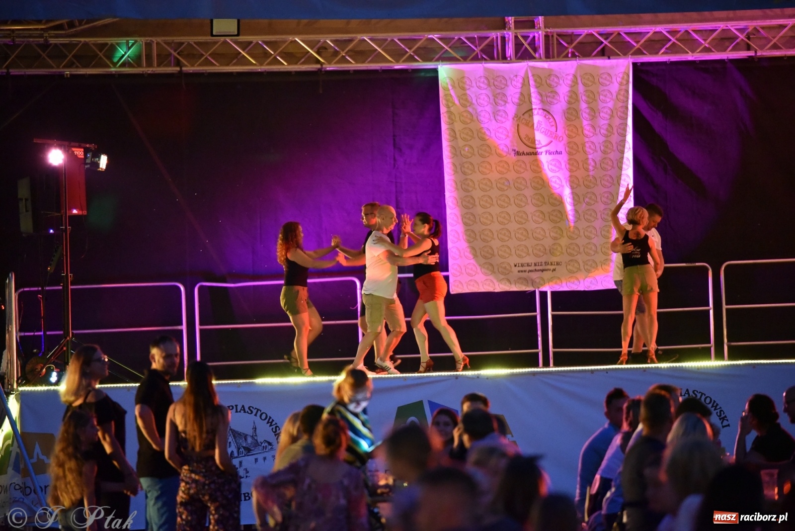 Zdjęcie w galerii na portalu naszraciborz.pl: Zamkowe LATINO PARTY ON AIR [FOTO i WIDEO] wiadomości z regionu