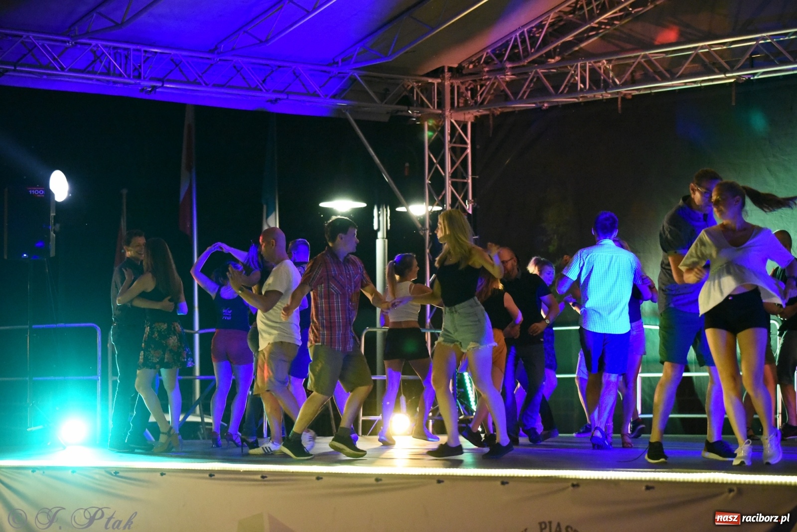 Zdjęcie w galerii na portalu naszraciborz.pl: Zamkowe LATINO PARTY ON AIR [FOTO i WIDEO] wiadomości z regionu