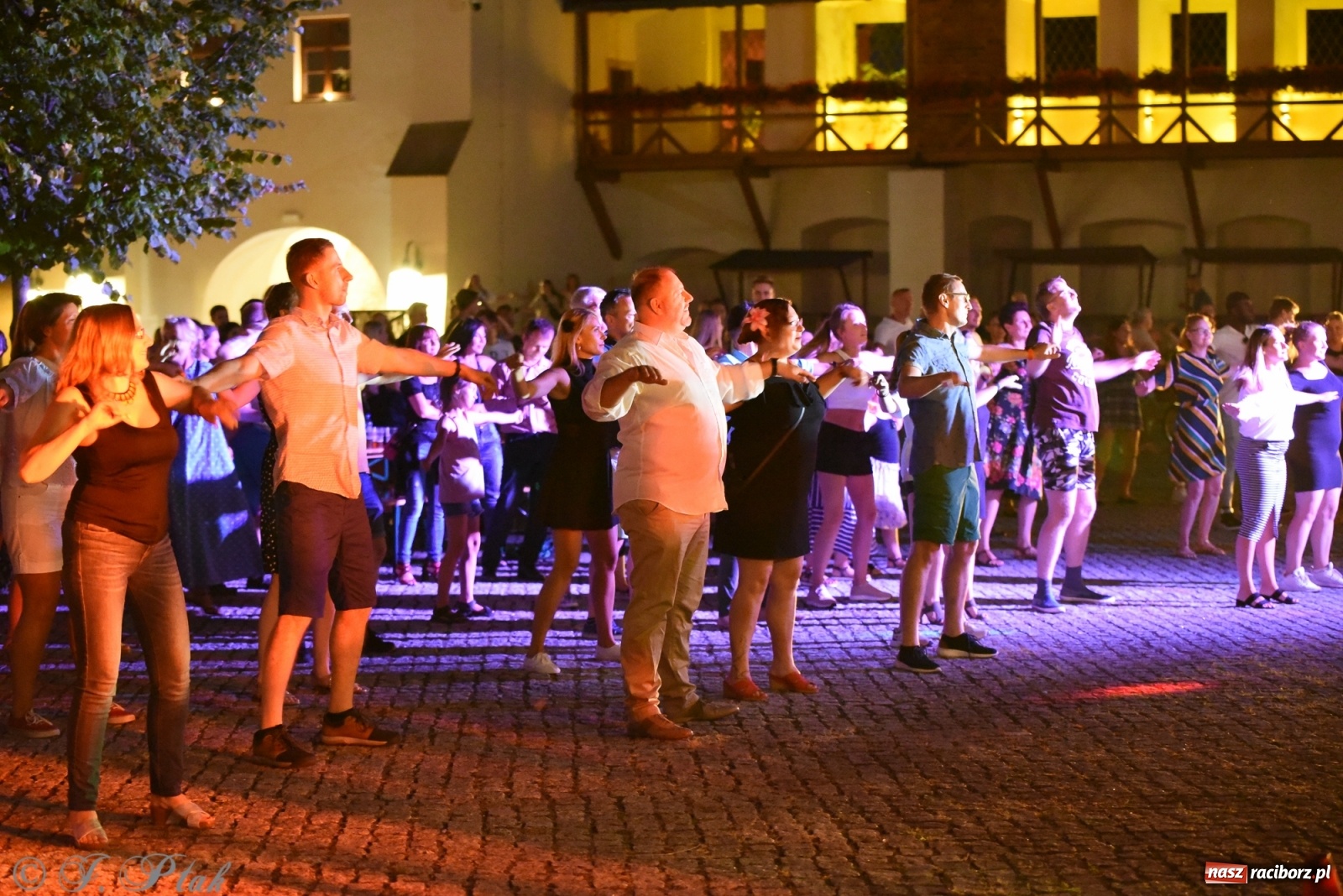 Zdjęcie w galerii na portalu naszraciborz.pl: Zamkowe LATINO PARTY ON AIR [FOTO i WIDEO] wiadomości z regionu