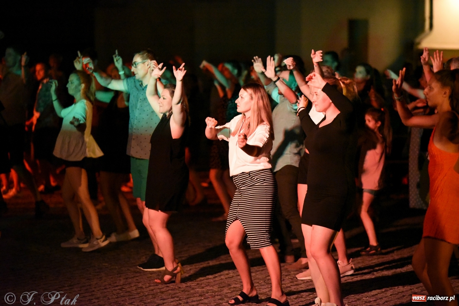 Zdjęcie w galerii na portalu naszraciborz.pl: Zamkowe LATINO PARTY ON AIR [FOTO i WIDEO] wiadomości z regionu