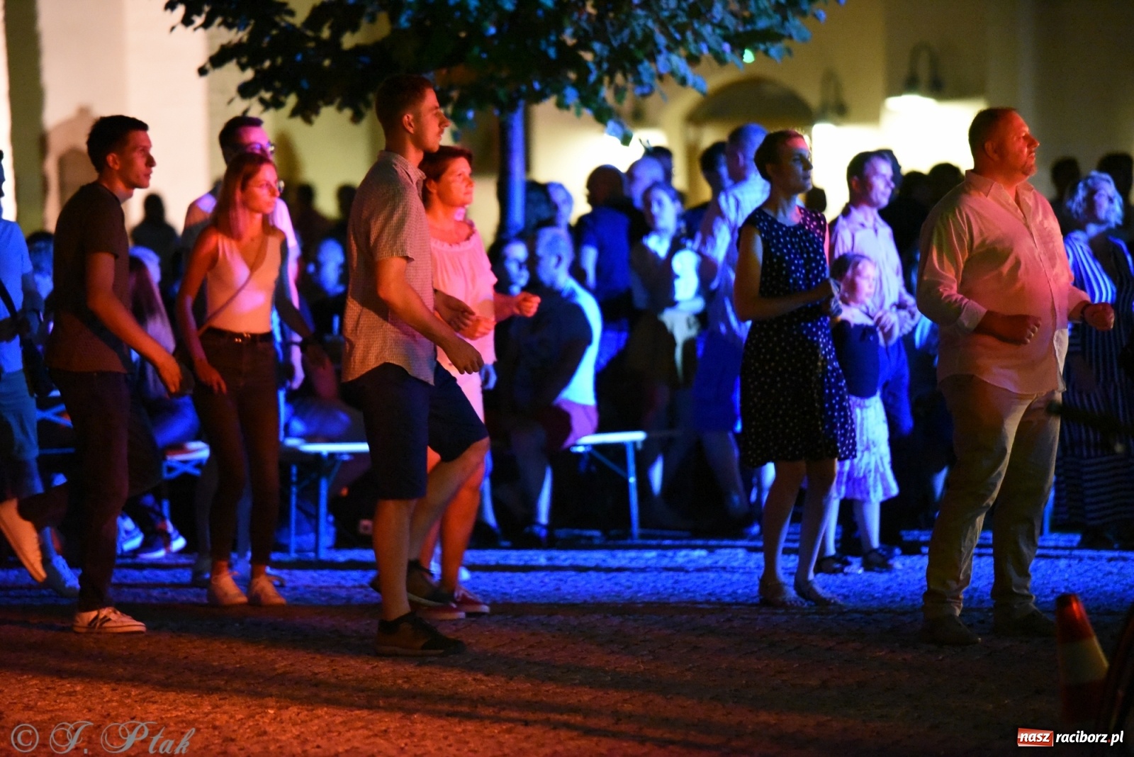 Zdjęcie w galerii na portalu naszraciborz.pl: Zamkowe LATINO PARTY ON AIR [FOTO i WIDEO] wiadomości z regionu