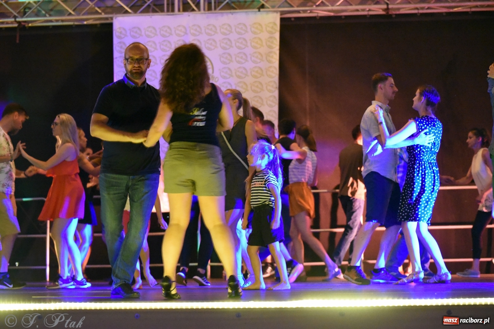 Zdjęcie w galerii na portalu naszraciborz.pl: Zamkowe LATINO PARTY ON AIR [FOTO i WIDEO] wiadomości z regionu