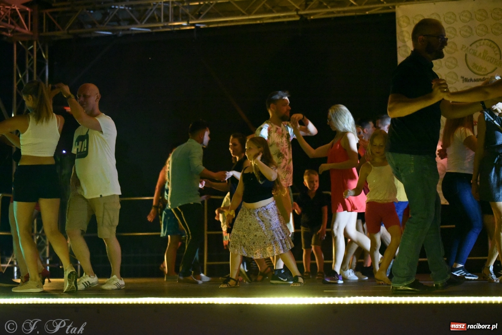 Zdjęcie w galerii na portalu naszraciborz.pl: Zamkowe LATINO PARTY ON AIR [FOTO i WIDEO] wiadomości z regionu