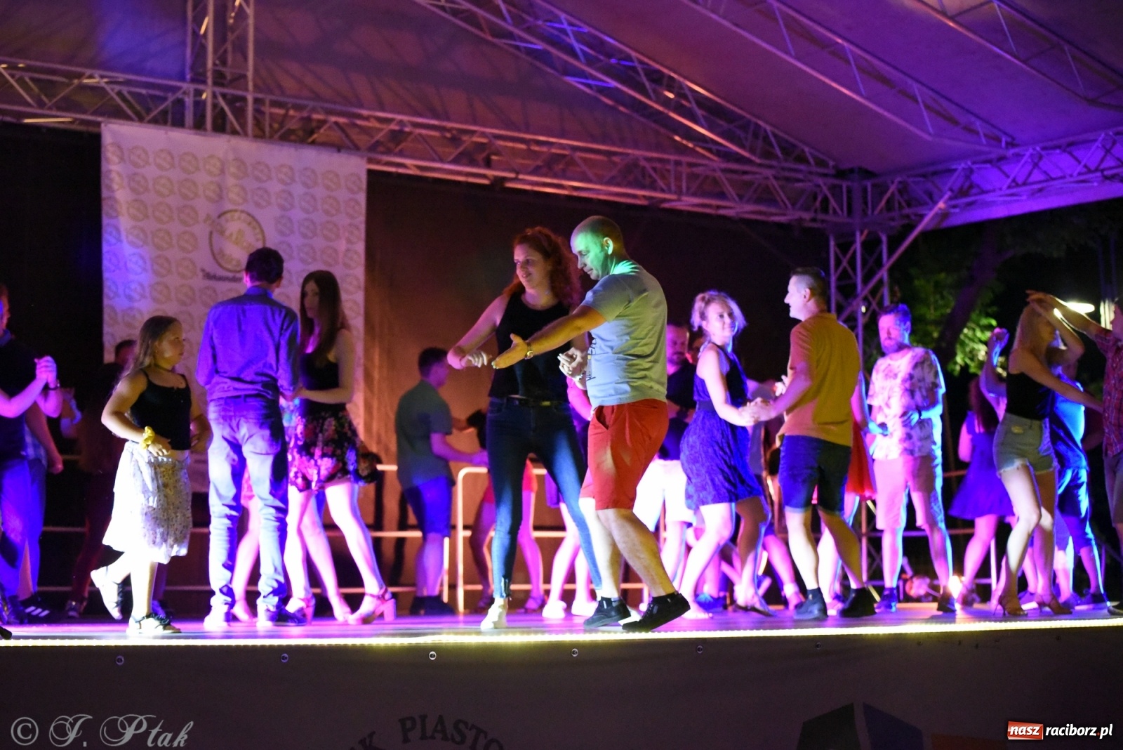 Zdjęcie w galerii na portalu naszraciborz.pl: Zamkowe LATINO PARTY ON AIR [FOTO i WIDEO] wiadomości z regionu