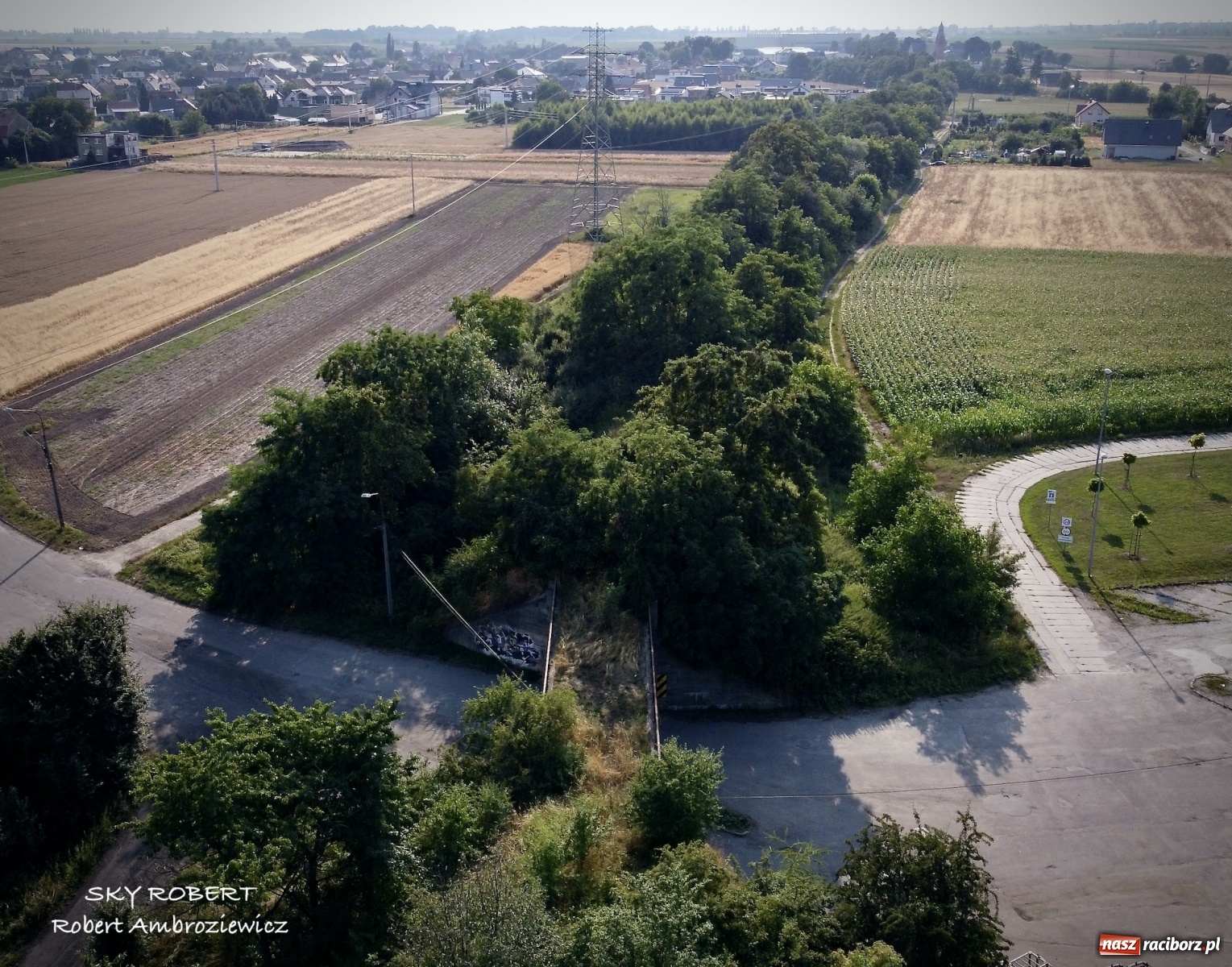 Zdjęcie w galerii na portalu naszraciborz.pl: Z Raciborza do Opawy. Magiczne zdjęcia lotnicze starej linii kolejowej wiadomości z regionu