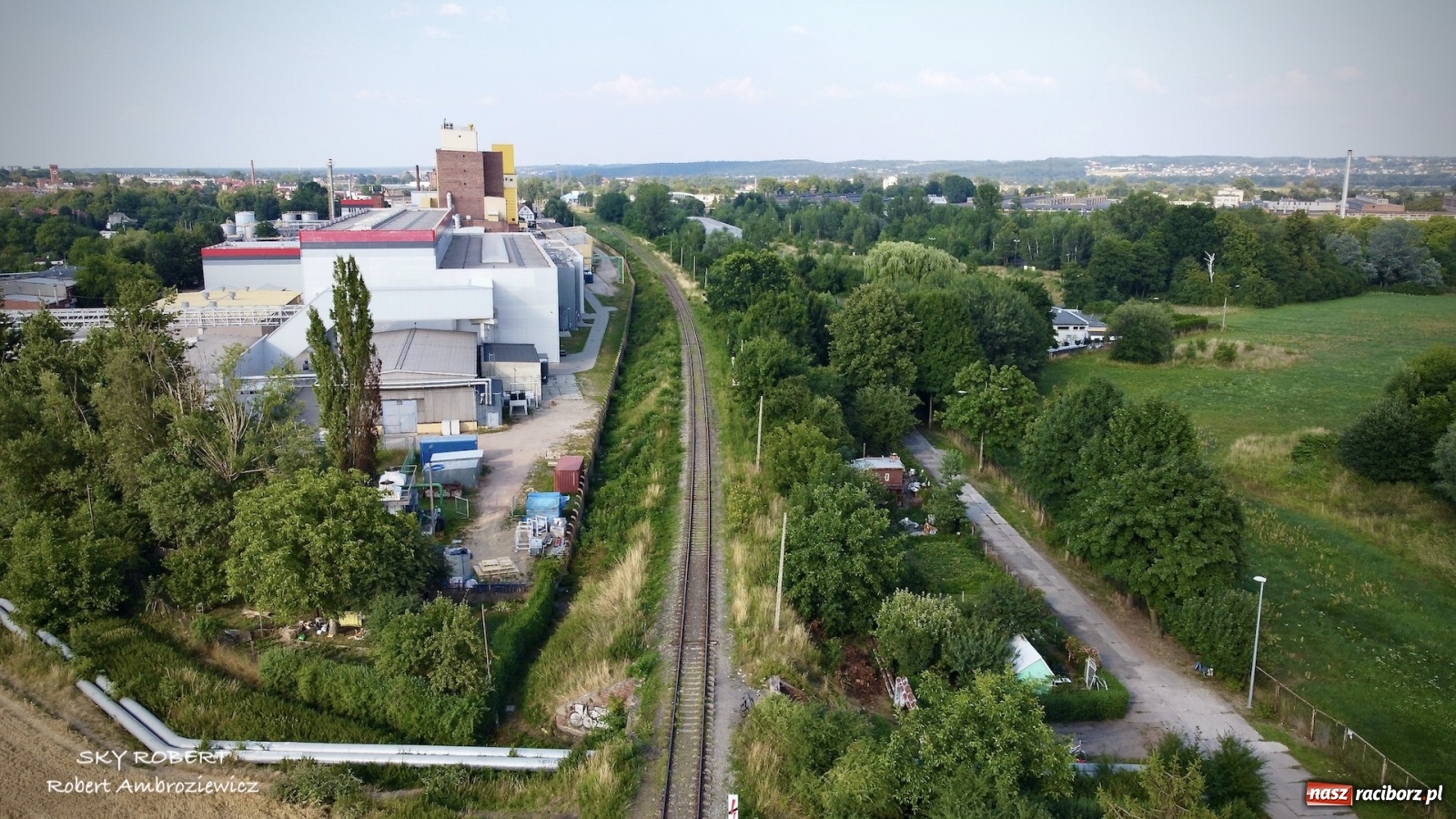 Zdjęcie w galerii na portalu naszraciborz.pl: Z Raciborza do Opawy. Magiczne zdjęcia lotnicze starej linii kolejowej wiadomości z regionu