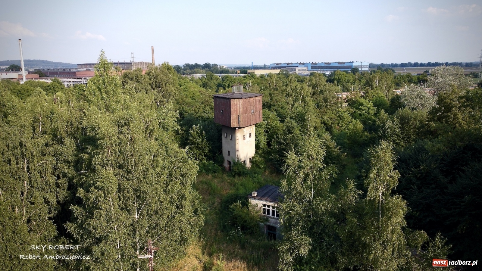Zdjęcie w galerii na portalu naszraciborz.pl: Z Raciborza do Opawy. Magiczne zdjęcia lotnicze starej linii kolejowej wiadomości z regionu