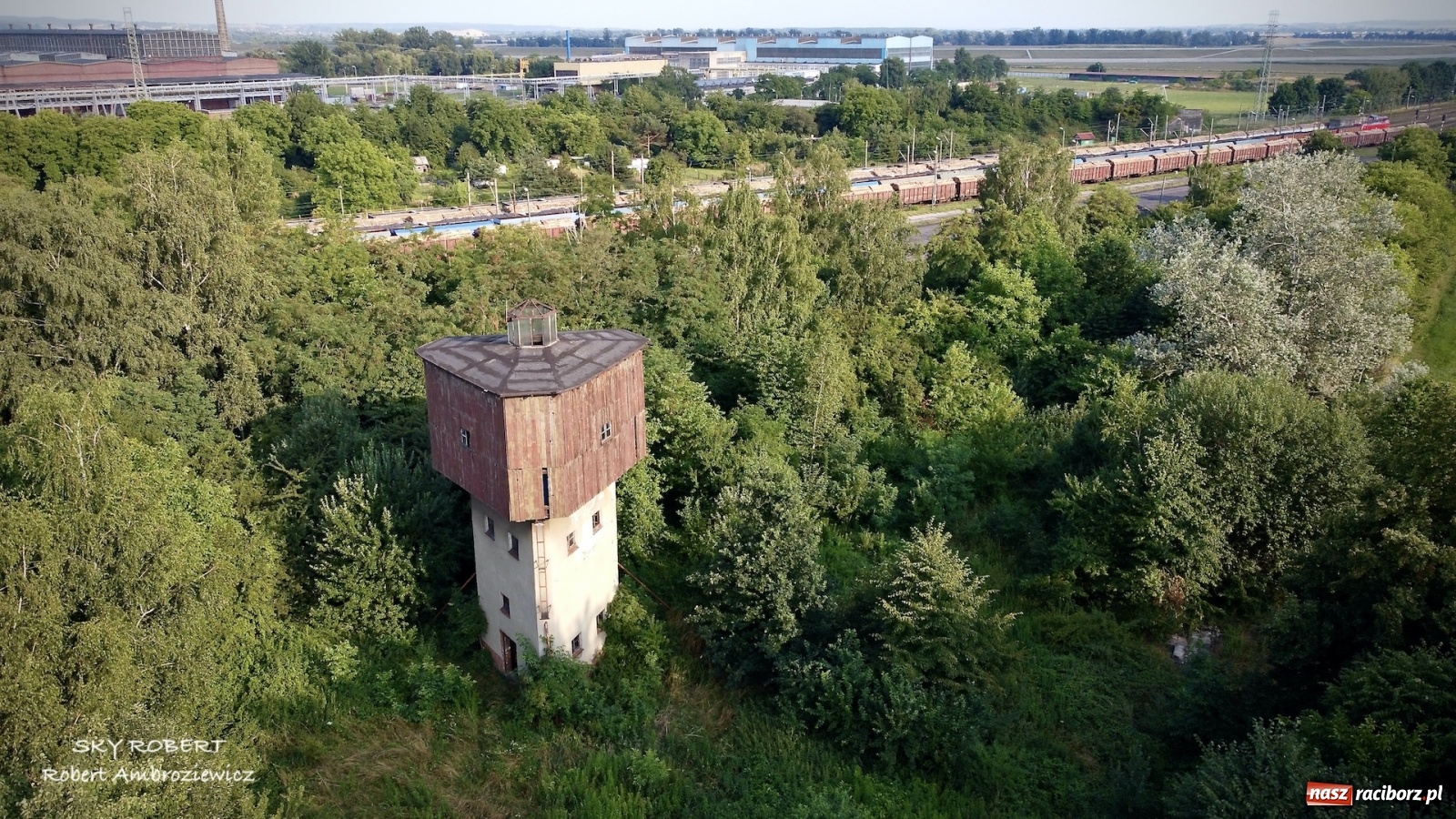Zdjęcie w galerii na portalu naszraciborz.pl: Z Raciborza do Opawy. Magiczne zdjęcia lotnicze starej linii kolejowej wiadomości z regionu