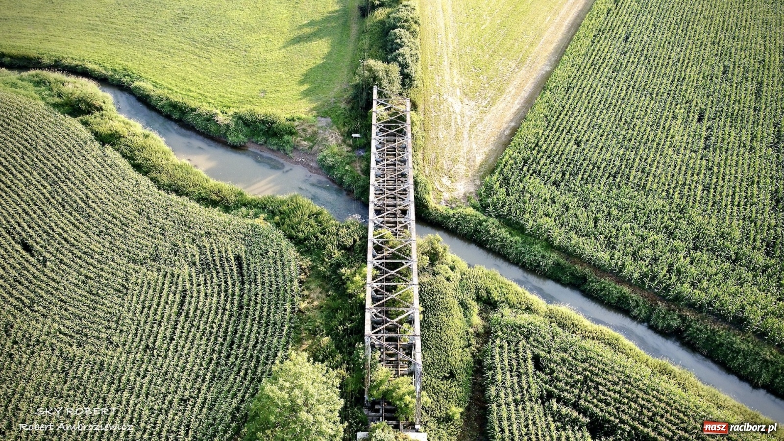 Zdjęcie w galerii na portalu naszraciborz.pl: Z Raciborza do Opawy. Magiczne zdjęcia lotnicze starej linii kolejowej wiadomości z regionu