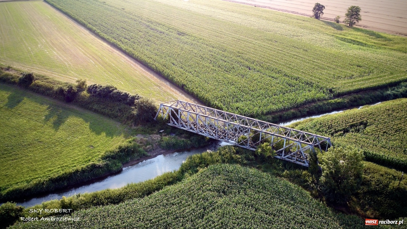 Zdjęcie w galerii na portalu naszraciborz.pl: Z Raciborza do Opawy. Magiczne zdjęcia lotnicze starej linii kolejowej wiadomości z regionu