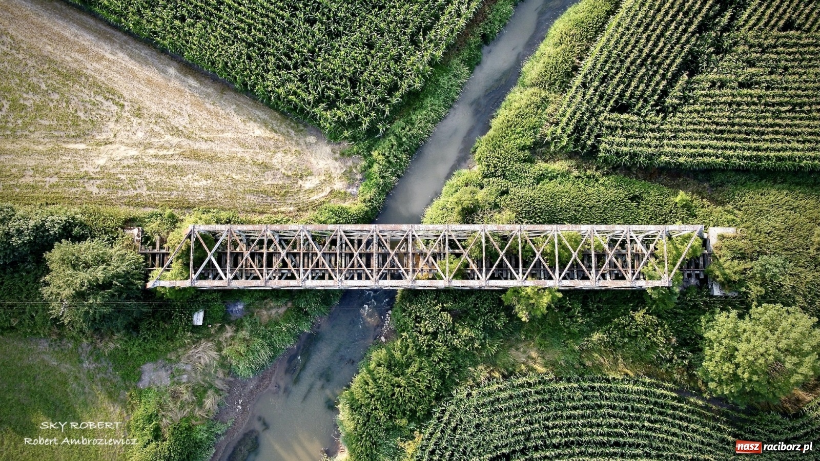 Zdjęcie w galerii na portalu naszraciborz.pl: Z Raciborza do Opawy. Magiczne zdjęcia lotnicze starej linii kolejowej wiadomości z regionu