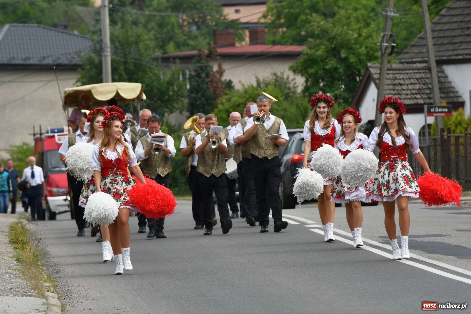 Zdjęcie w galerii na portalu naszraciborz.pl: Raszczyce żegnają swojego długoletniego proboszcza wiadomości z regionu