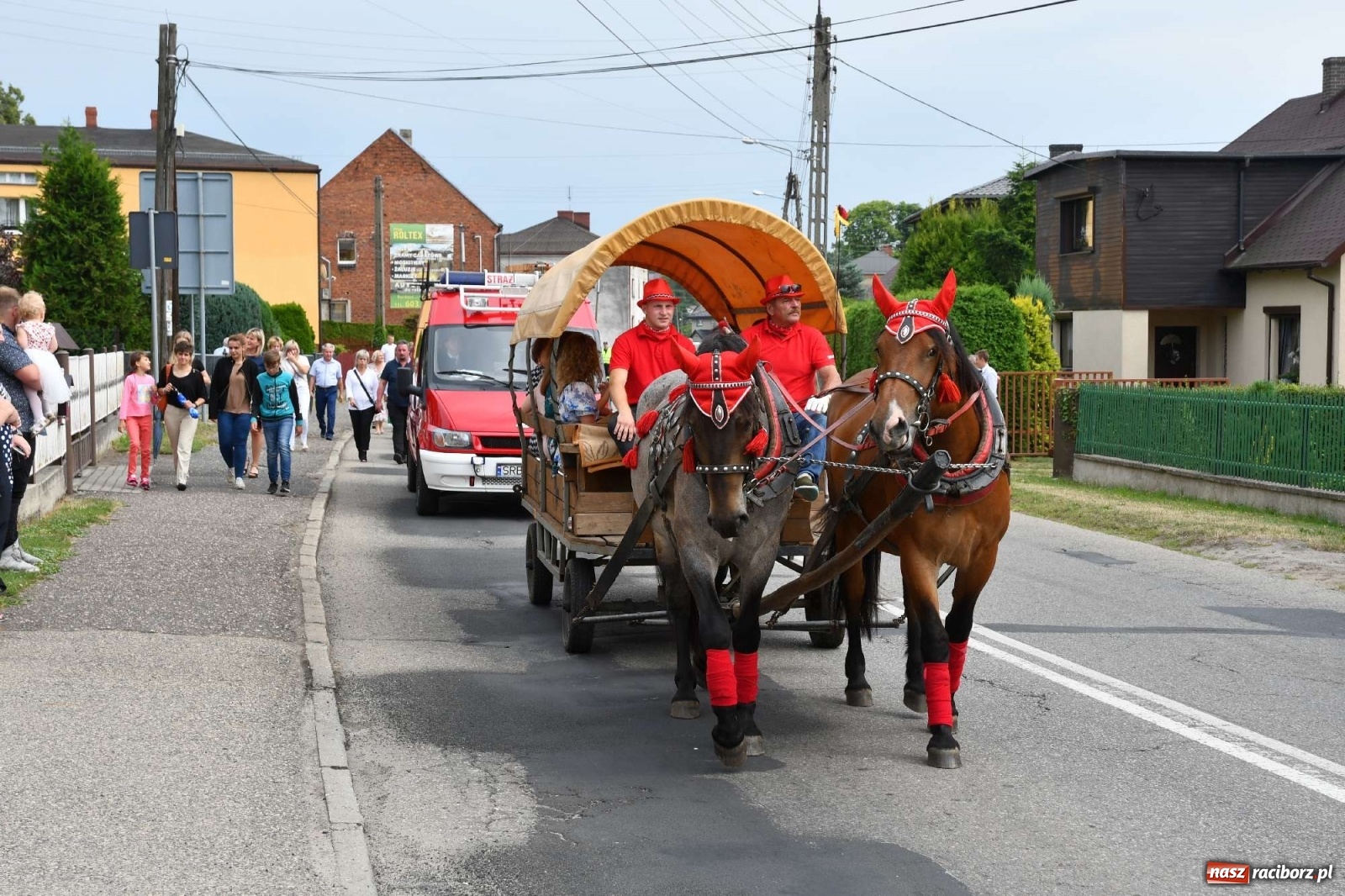 Zdjęcie w galerii na portalu naszraciborz.pl: Raszczyce żegnają swojego długoletniego proboszcza wiadomości z regionu