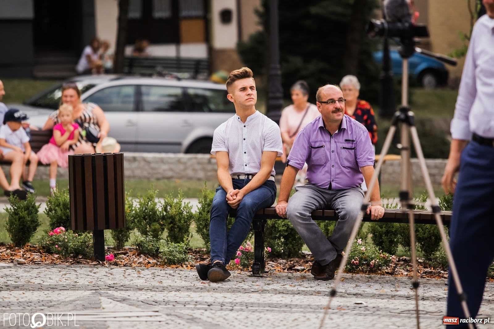 Zdjęcie w galerii na portalu naszraciborz.pl: Nastrojowy wieczór z piosenką na krzanowickim rynku wiadomości z regionu