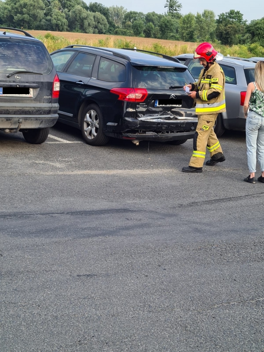 Zdjęcie w galerii na portalu naszraciborz.pl: Zderzenie seata i citroena w Zabełkowie na DK 78 [FOTO] wiadomości z regionu