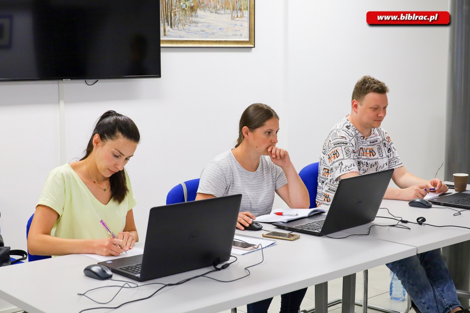 Zdjęcie w galerii na portalu naszraciborz.pl: W Bibliotece zakończono kurs zawodowy Grafika komputerowa i projektowanie stron www wiadomości z regionu