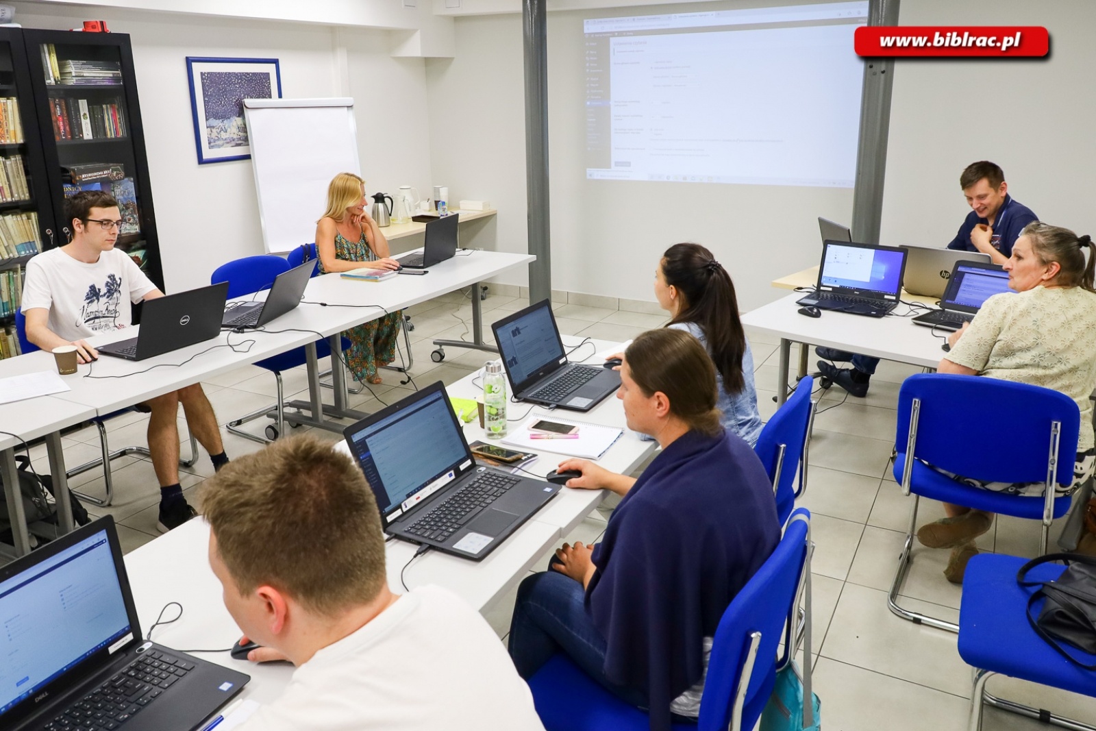 Zdjęcie w galerii na portalu naszraciborz.pl: W Bibliotece zakończono kurs zawodowy Grafika komputerowa i projektowanie stron www wiadomości z regionu