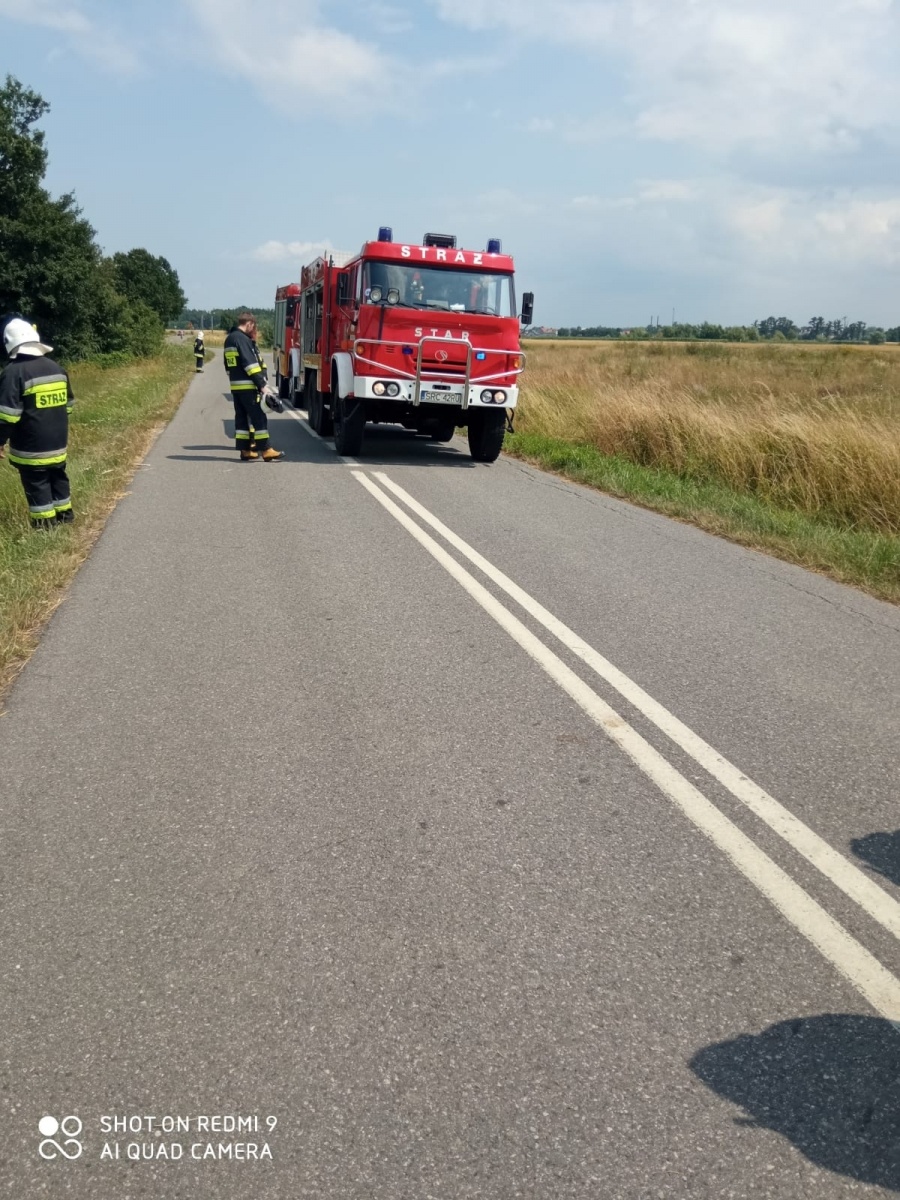 Zdjęcie w galerii na portalu naszraciborz.pl: Toyota dachowała na drodze Ruda-Budziska wiadomości z regionu
