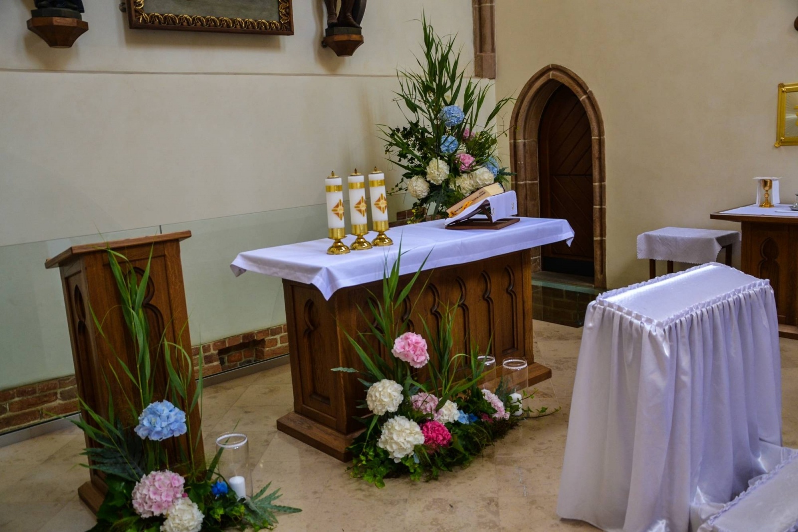 Zdjęcie w galerii na portalu naszraciborz.pl: Jak wam się podoba ślubny wystrój kaplicy zamkowej w Raciborzu? [FOTO] wiadomości z regionu