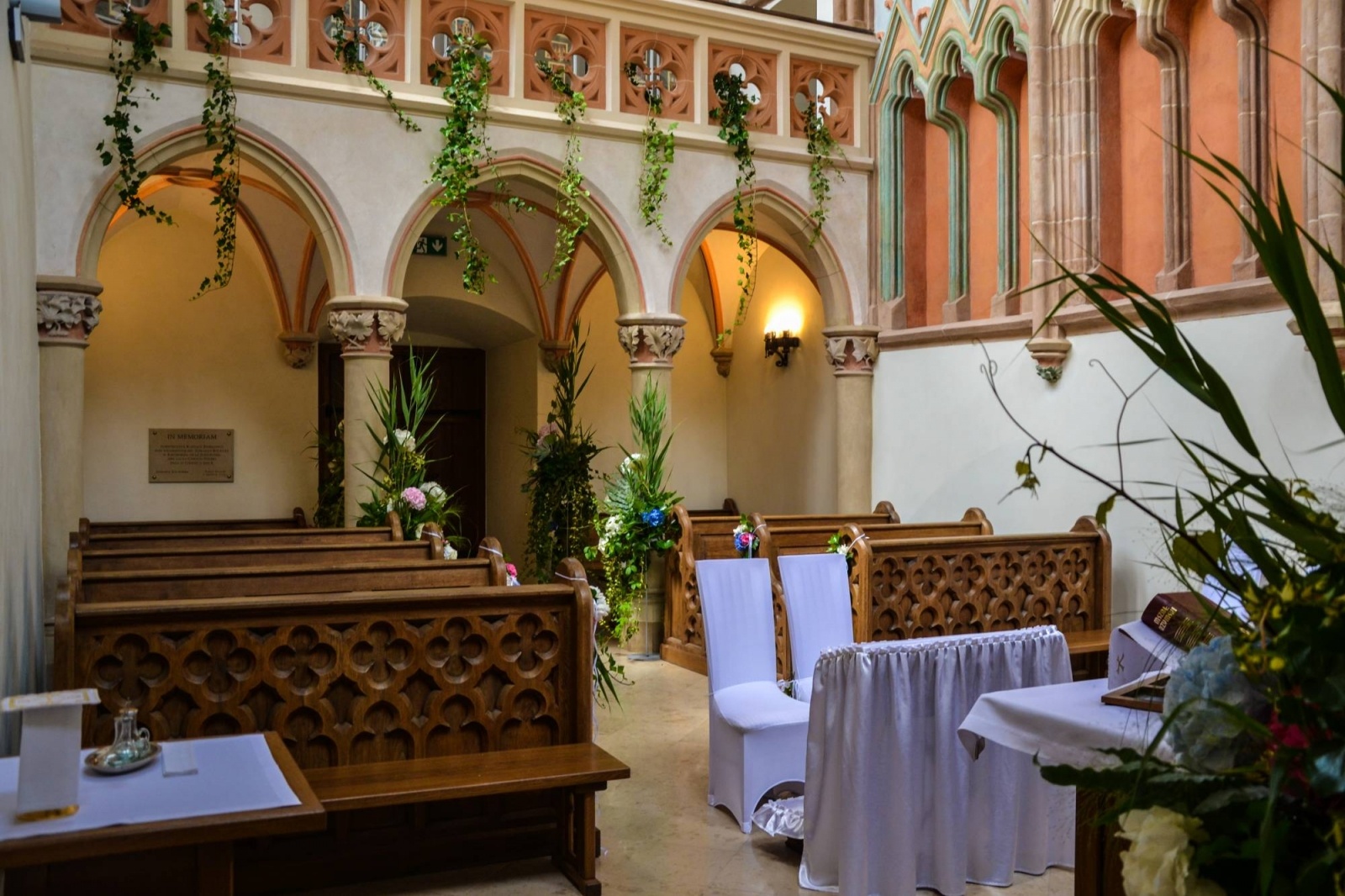 Zdjęcie w galerii na portalu naszraciborz.pl: Jak wam się podoba ślubny wystrój kaplicy zamkowej w Raciborzu? [FOTO] wiadomości z regionu