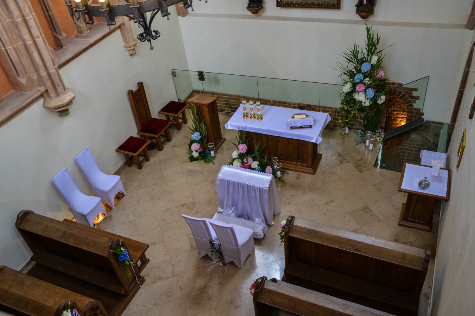 Zdjęcie w galerii na portalu naszraciborz.pl: Jak wam się podoba ślubny wystrój kaplicy zamkowej w Raciborzu? [FOTO] wiadomości z regionu