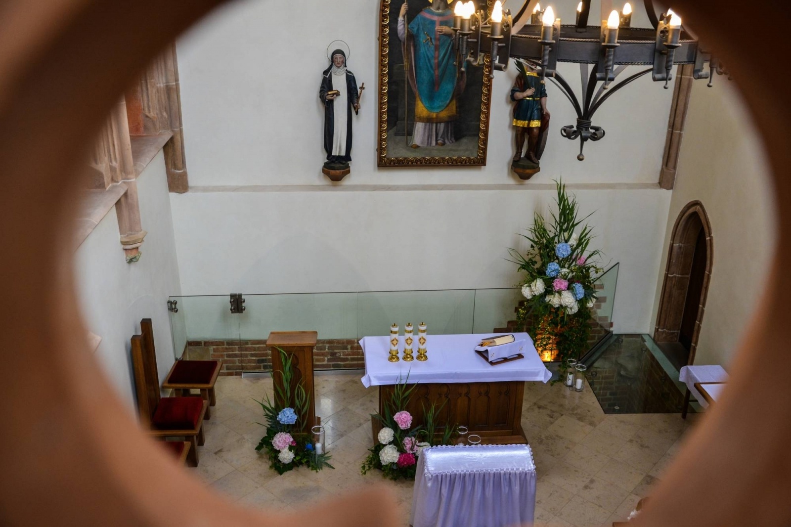 Zdjęcie w galerii na portalu naszraciborz.pl: Jak wam się podoba ślubny wystrój kaplicy zamkowej w Raciborzu? [FOTO] wiadomości z regionu