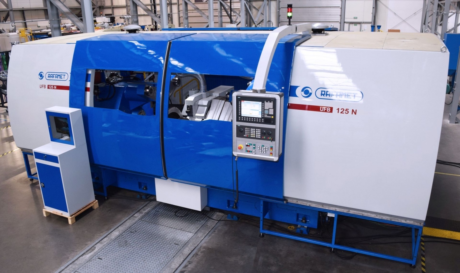 Zdjęcie w galerii na portalu naszraciborz.pl: Maszyna RAFAMET S.A. będzie pracować na czeskim rynku wiadomości z regionu