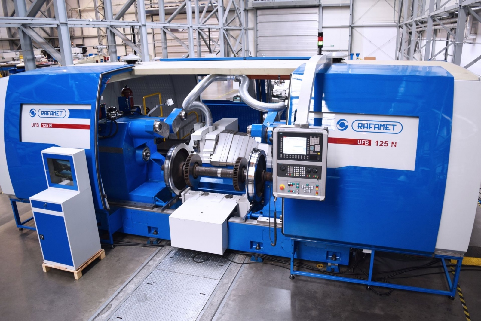 Zdjęcie w galerii na portalu naszraciborz.pl: Maszyna RAFAMET S.A. będzie pracować na czeskim rynku wiadomości z regionu