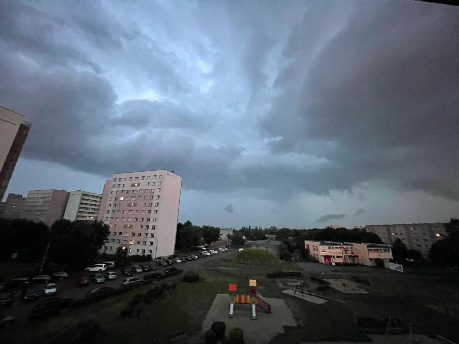 Zdjęcie w galerii na portalu naszraciborz.pl: Ulewa spowodowała podtopienia w gm. Krzyżanowice oraz Krzanowice [WIDEO] wiadomości z regionu