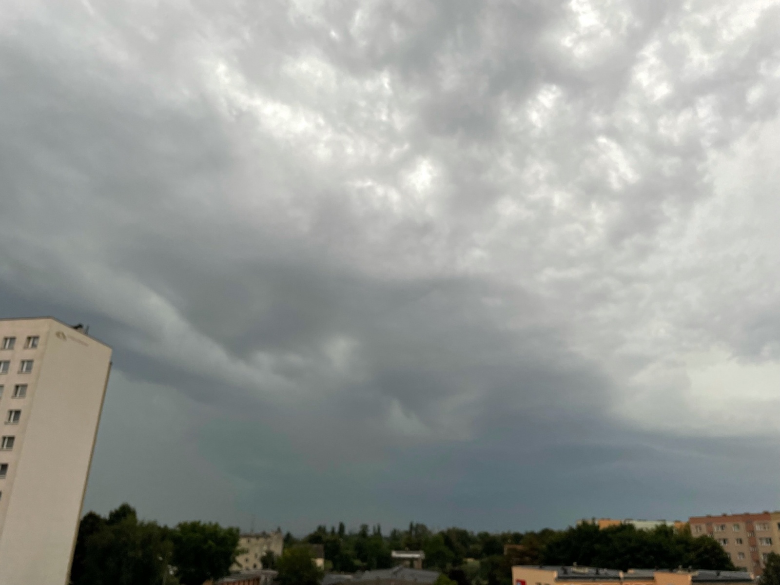 Zdjęcie w galerii na portalu naszraciborz.pl: Ulewa spowodowała podtopienia w gm. Krzyżanowice oraz Krzanowice [WIDEO] wiadomości z regionu